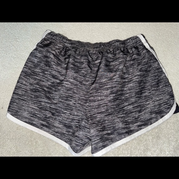 “ABERCROMBIE” BLACK & WHITE, WITH PINK LINING ATHLETIC SHORTS, GIRLS SIZE 11/12 - Picture 2 of 5
